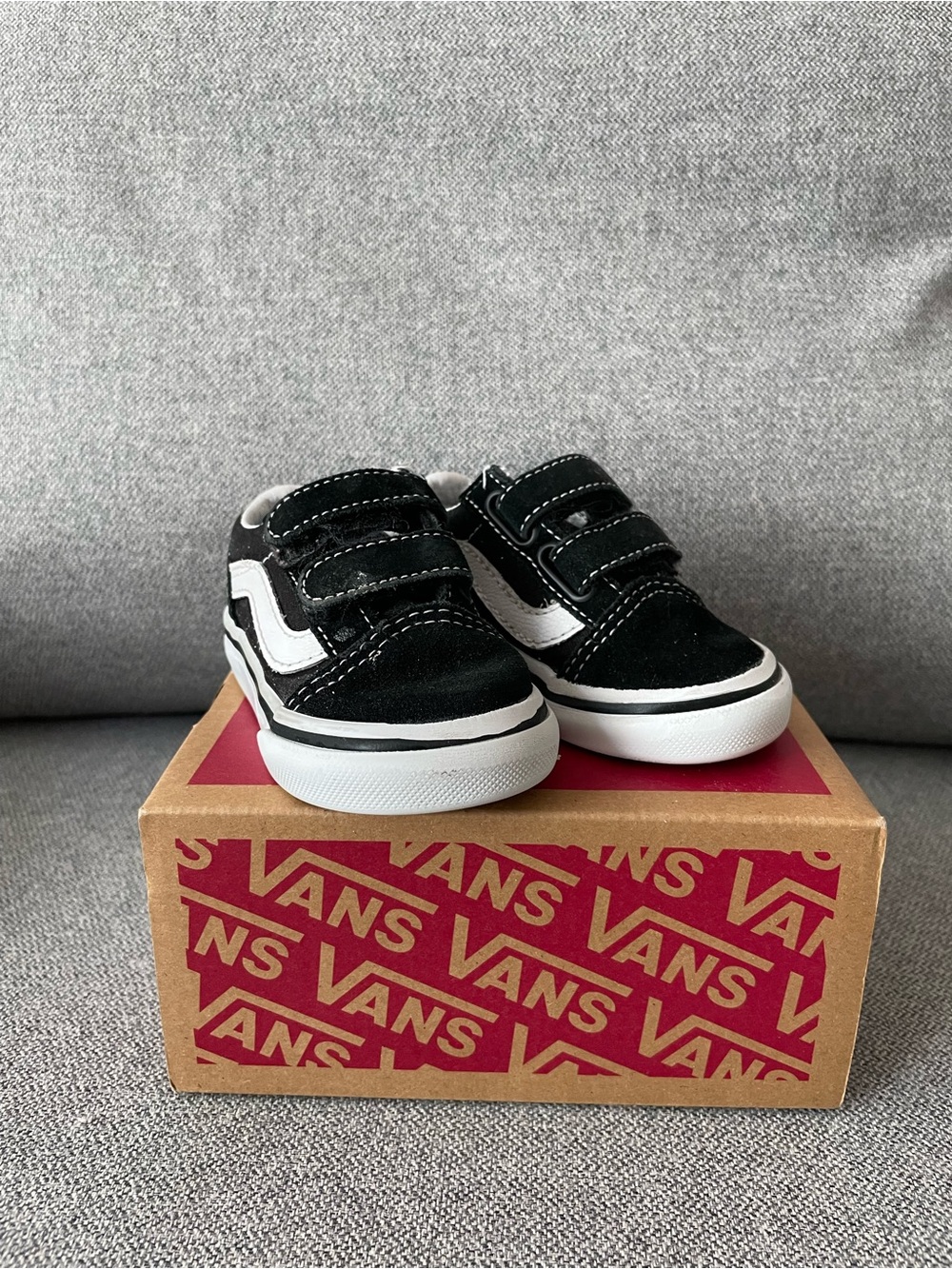Vans Black & White Kids Old Skool Velcro Sneakers